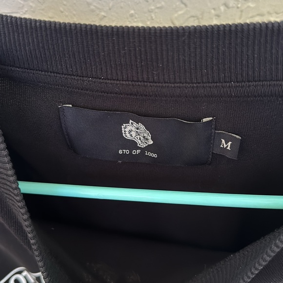 Dark sport shirt - Picture 2 of 2